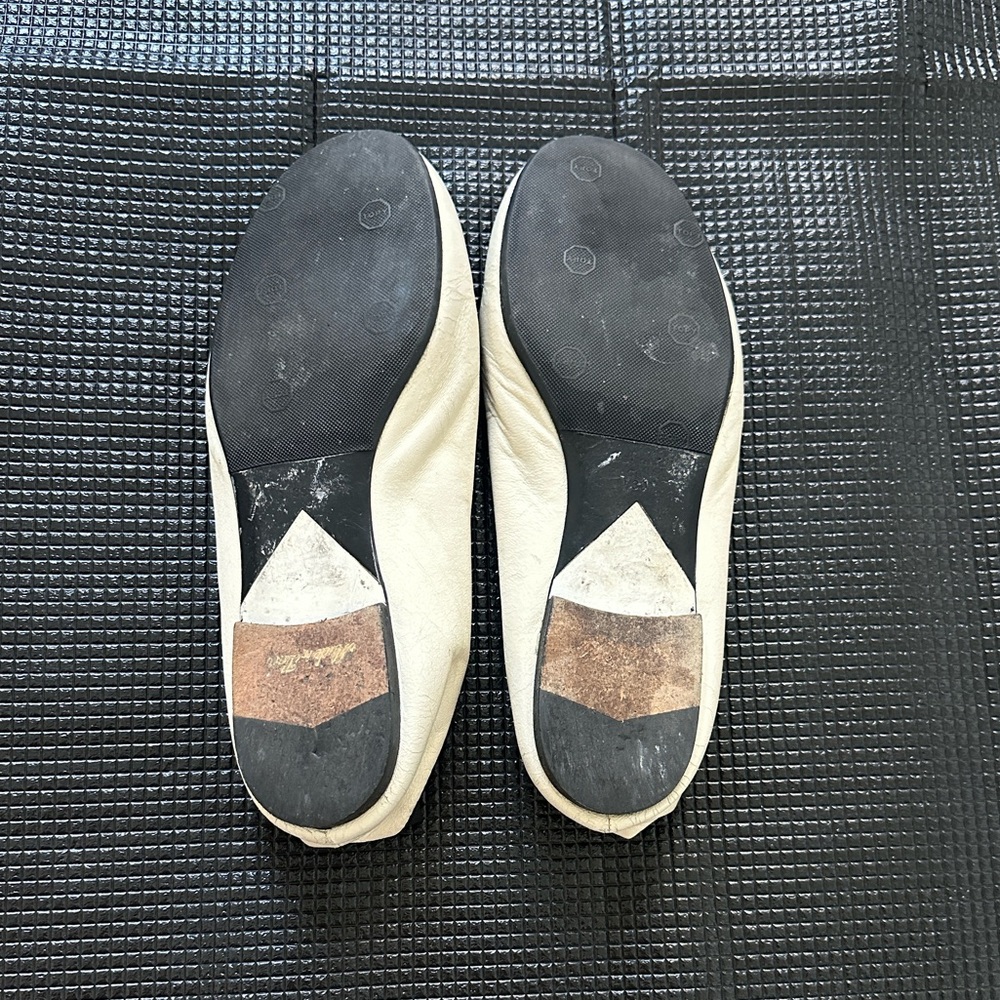 CHANEL Cream and Black Leather Ballet Flats - Picture 9 of 11